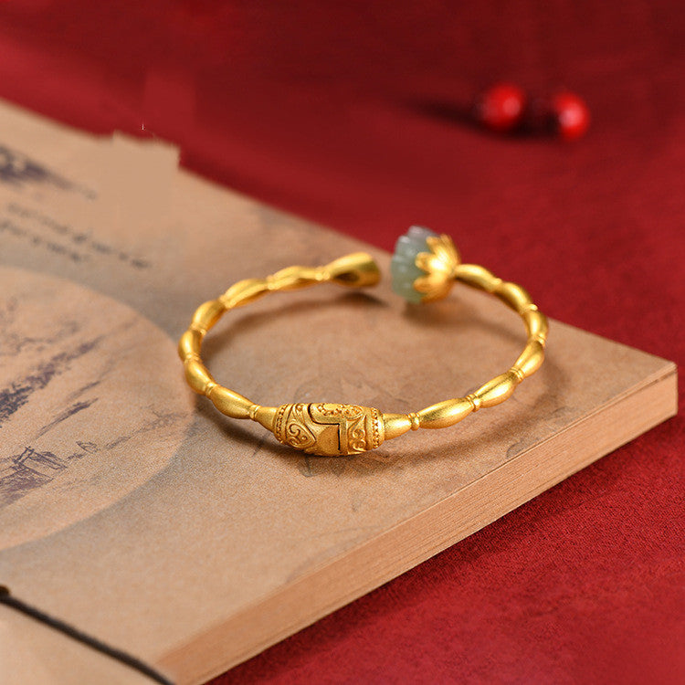 Small Design Vintage Feeling Bracelet